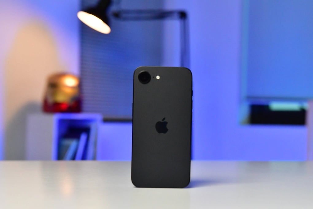 Giá iPhone 16e giảm về mức thấp nhất từ khi lên kệ - 1