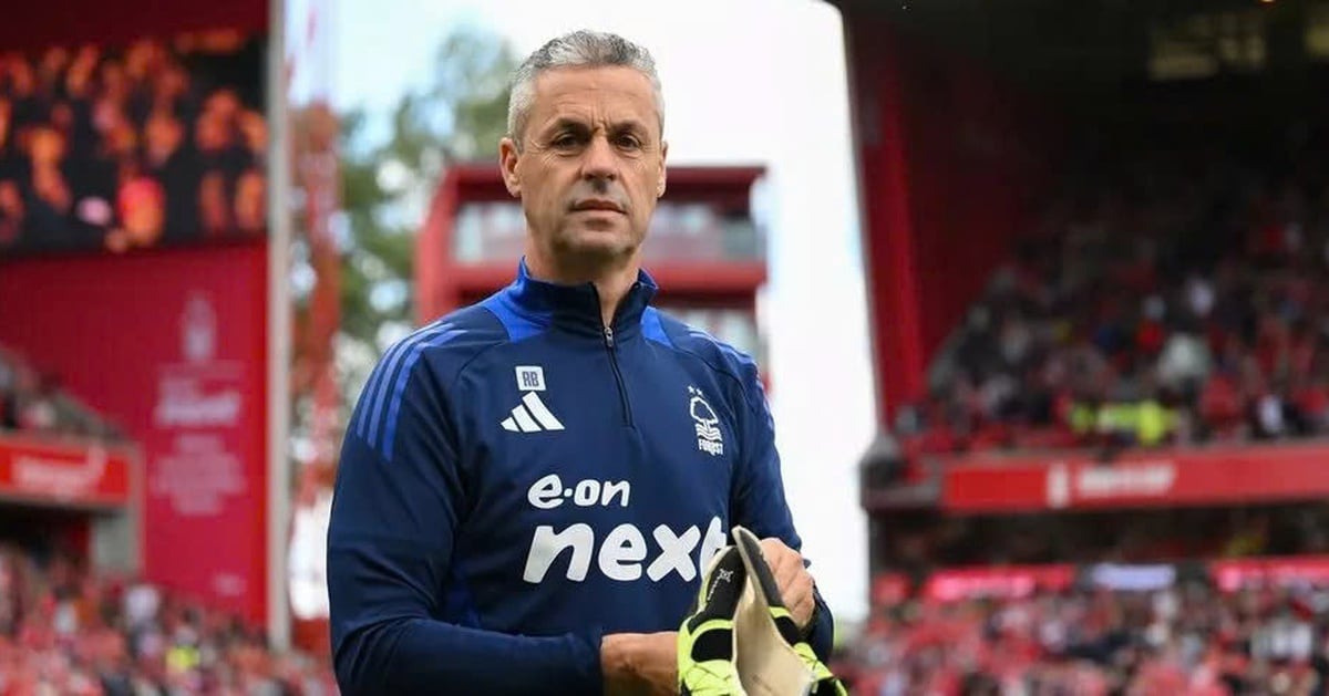 HLV ở Premier League phải khâu 6 mũi vì ăn mừng quá khích
