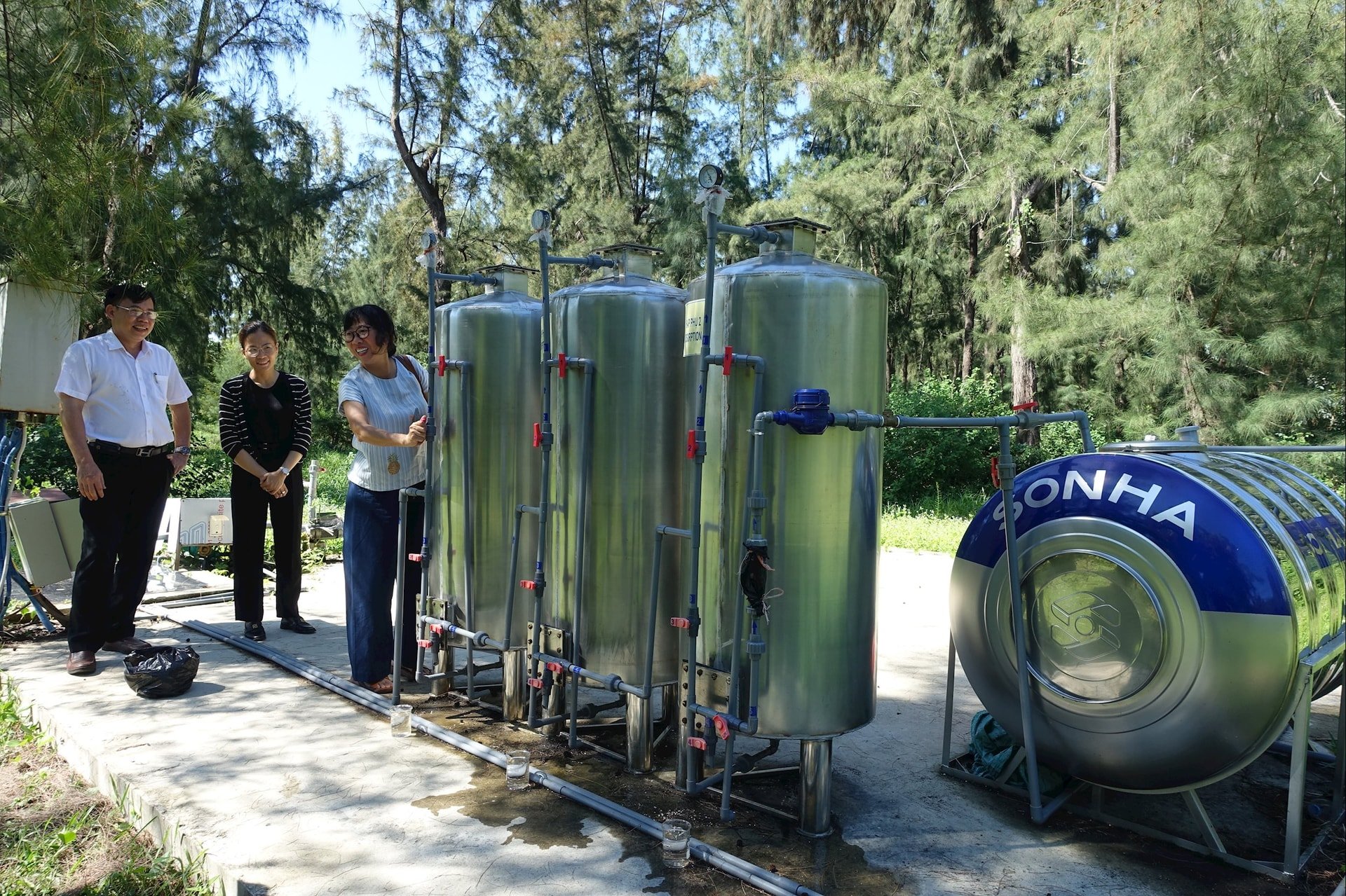Thành phố đã hỗ trợ một số doanh nghiệp triển khai các mô hình tuần hoàn, tái sử dụng nước thải sau xử lý. Ảnh: HOÀNG HIỆP
