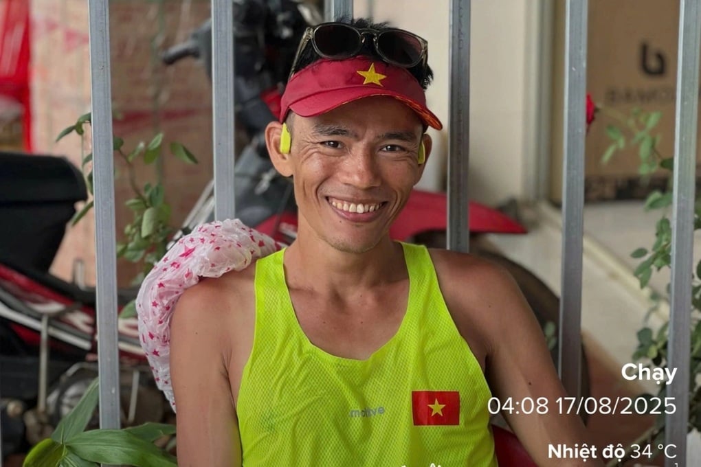 Người đàn ông chạy bộ xuyên Việt từ TPHCM ra Hà Nội mừng 2/9 - 1