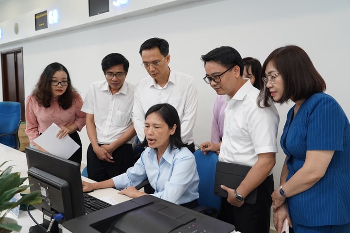 Đoàn công tác Bộ KH&CN khảo sát mô hình chính quyền địa phương 2 cấp tại tỉnh Quảng Ninh - Ảnh 1.