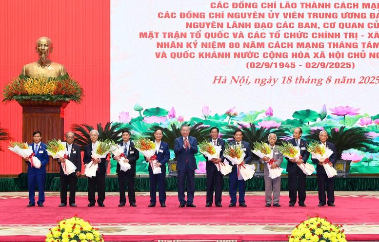 Mong muốn tiếp tục nhận được những ý kiến đóng góp tâm huyết của các đồng chí cán bộ cấp cao qua các thời kỳ- Ảnh 4.