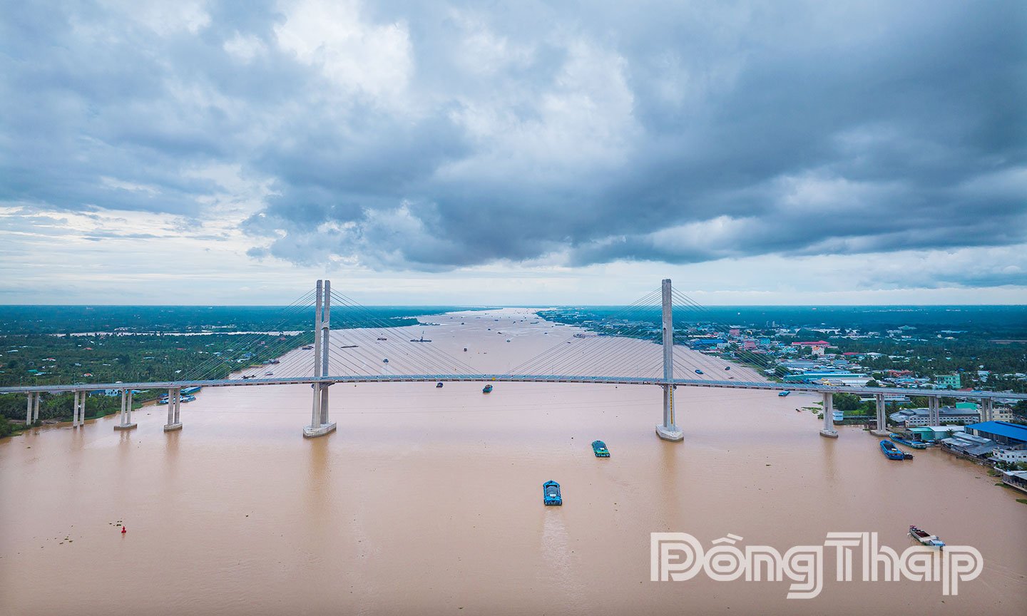 ស្ពាន​រាជ​ម៉ី​២​មើល​ពី​លើ​។