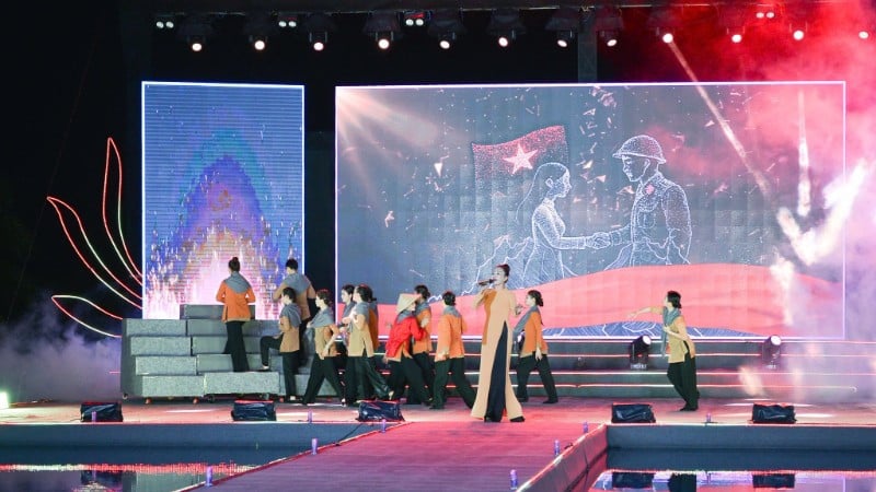 រូបភាពពីរាត្រីកំណាព្យ 