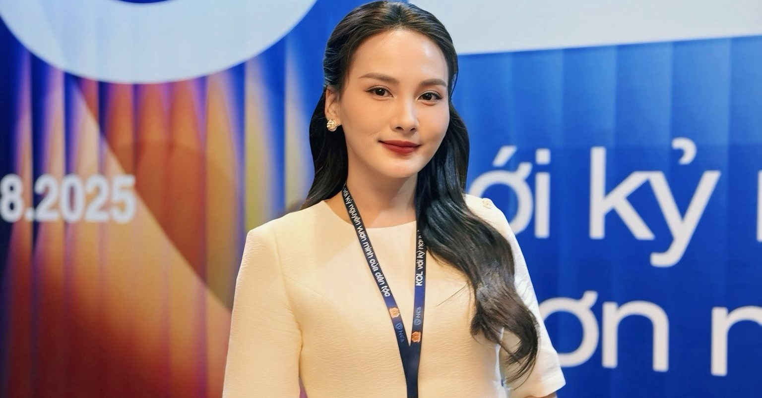 Quốc Trường làm bác sĩ điển trai, Bảo Thanh xinh đẹp đi họp