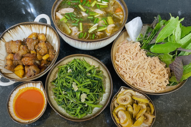Những món ăn ngon trong mâm cơm nhà khiến nồi cơm ‘bay màu’ trong tích tắc, ăn một miếng là ghiền!- Ảnh 18.