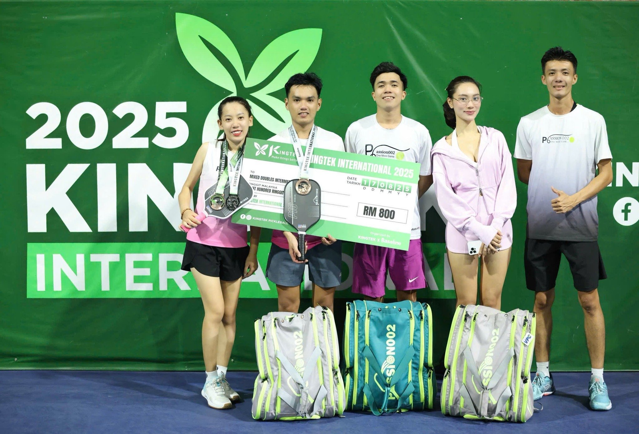 Các tay vợt Việt Nam gây sốt ở giải pickleball Kingtek International 2025- Ảnh 5.