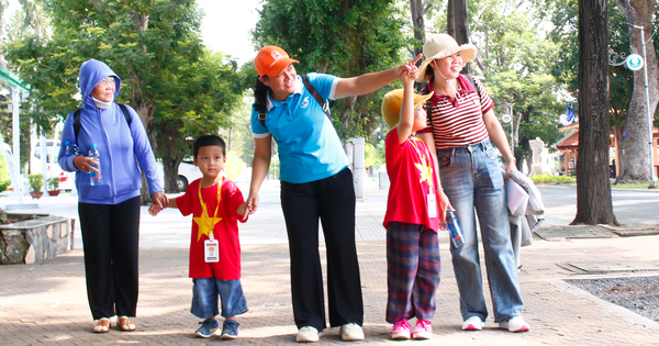 TPHCM: Hơn 1.000 trẻ mồ côi, khó khăn trải nghiệm thế giới thần tiên trước năm học mới