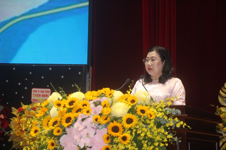 Tiếp tục tăng cường cho trẻ mầm non làm quen tiếng Anh - Ảnh 2.