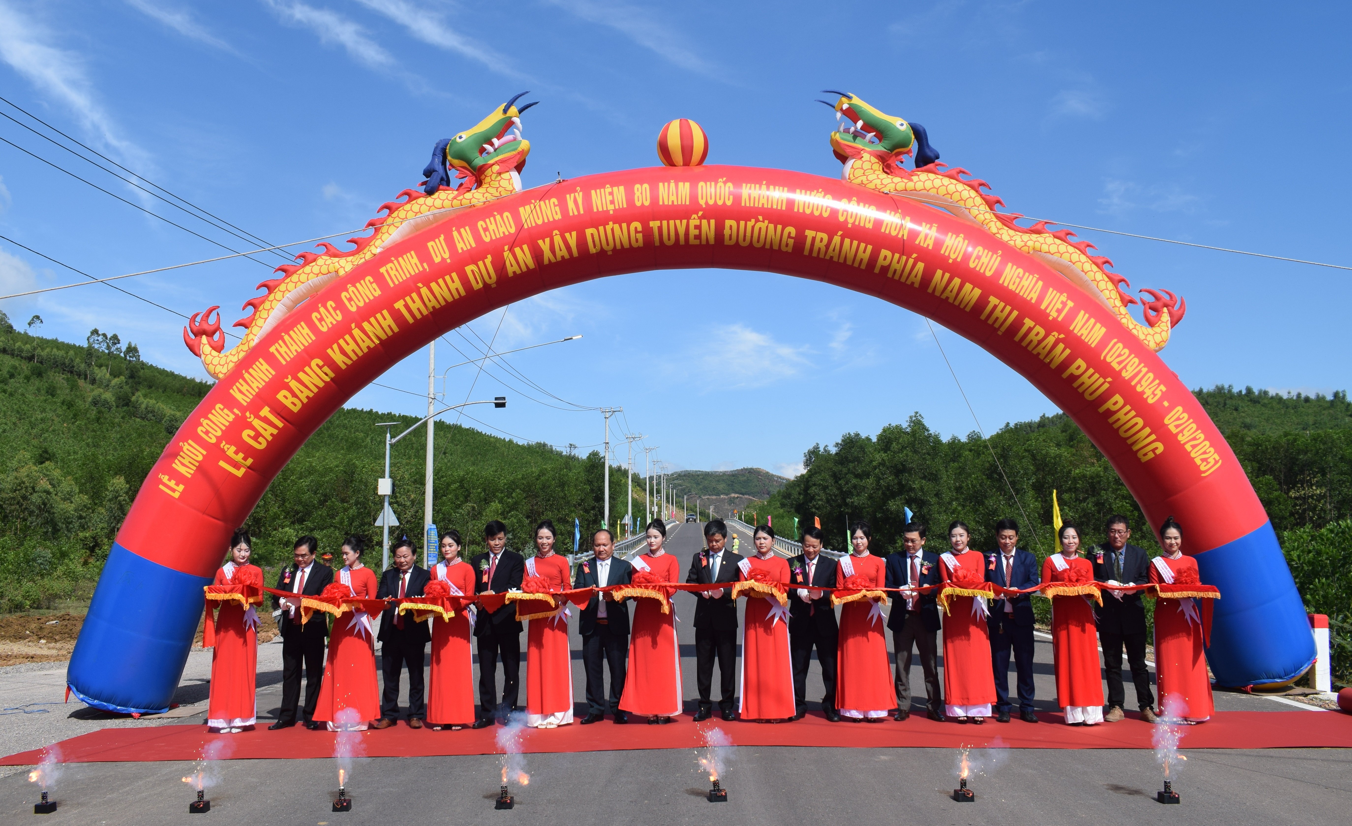 Lễ khánh thành dự án Xây dựng tuyến đường tránh phía Nam thị trấn Phú Phong