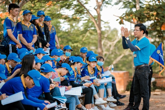 Các doanh nghiệp lớn "săn đầu người" tại STHC Career Day 2025- Ảnh 3.