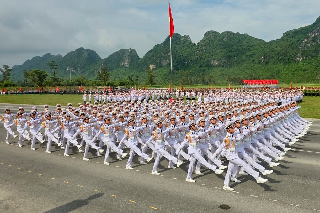 Chiến sĩ vững vàng tiến bước dưới cái nắng trong buổi tổng hợp luyện A80 - 5