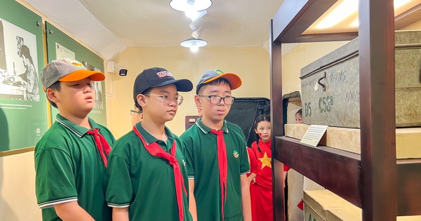 Lần đầu tiên mở cửa tham quan Hầm Cơ yếu tại Hoàng thành Thăng Long