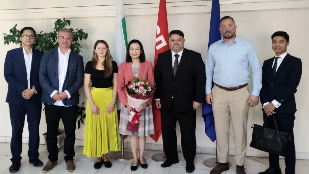 Lãnh đạo Bulgaria ủng hộ hợp tác với Việt Nam thông qua kênh đảng
