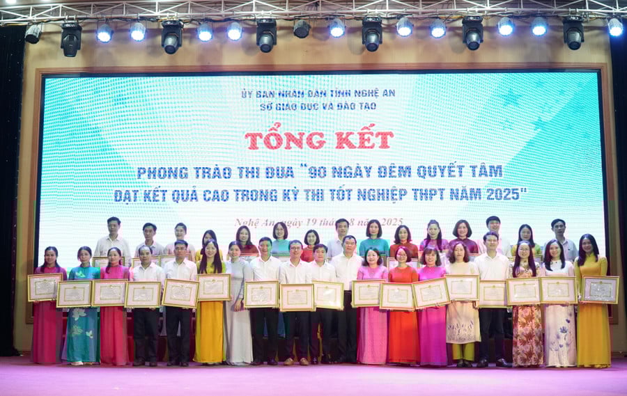 tong-ket-phong-trao-thi-dua-90-ngay-dem-5.jpg