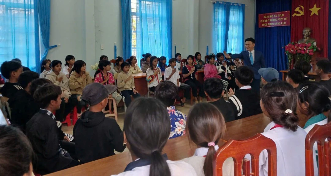 Bổ sung môn Tin học bắt buộc trong CT dự bị đại học: Thu hẹp khoảng cách số