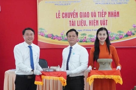 Bảo tàng Lịch sử TP.Huế tiếp nhận thêm hơn 1.400 tư liệu, hiện vật- Ảnh 1.