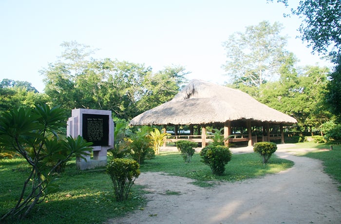 Bài 1: Hội nghị Diên Hồng tại đình Tân Trào -0