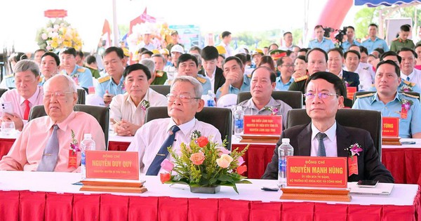 Khởi công Dự án đầu tư xây dựng đường cất hạ cánh số 2 Cảng hàng không Phù Cát