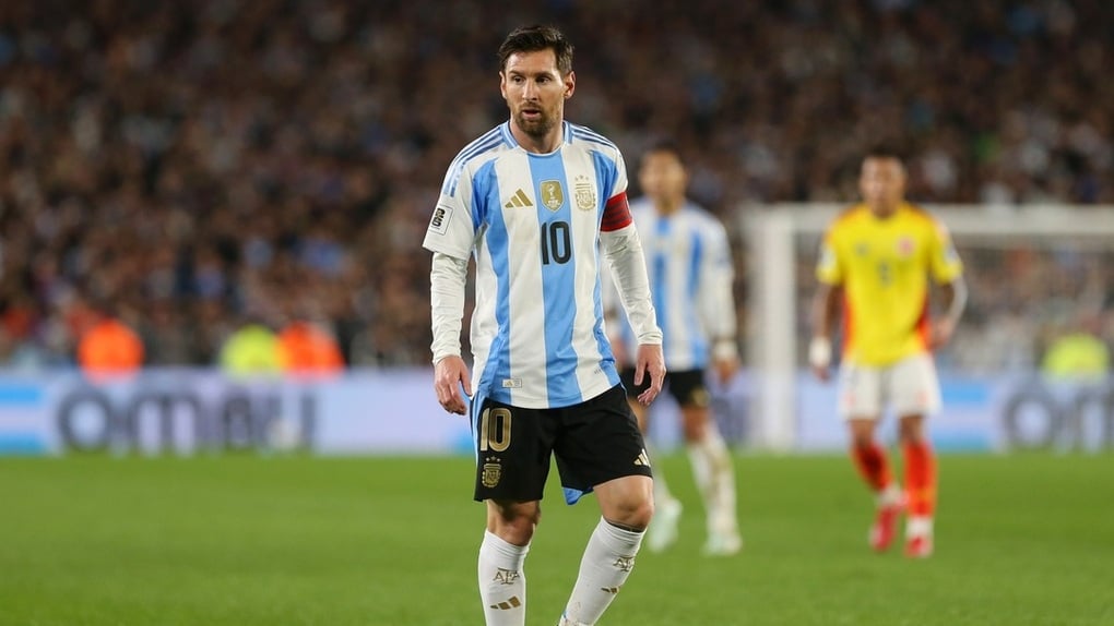 Messi tái xuất cùng đội tuyển Argentina ở vòng loại World Cup 2026 - 1