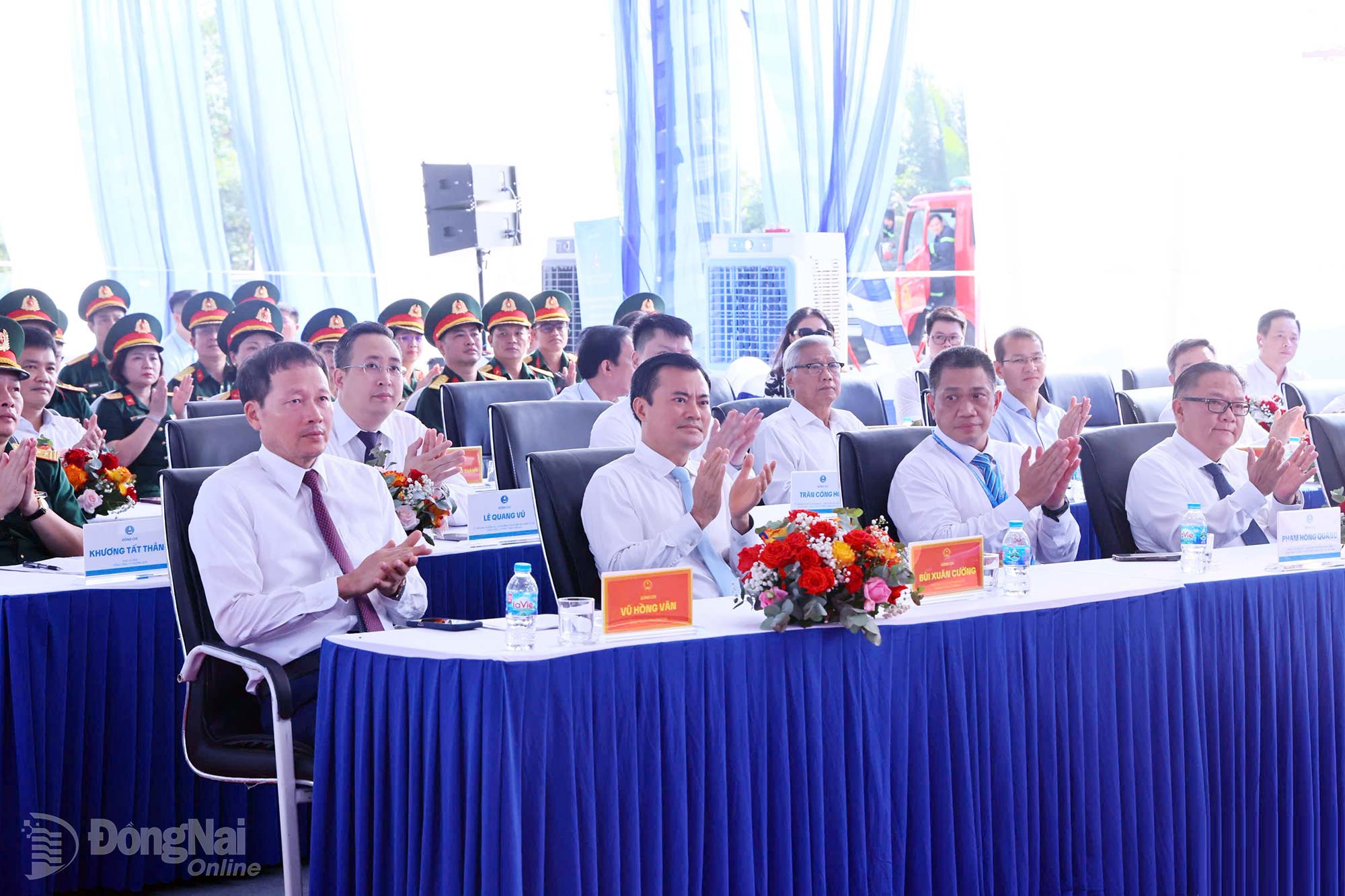 Đồng chí Vũ Hồng Văn, Bí thư Tỉnh ủy, Trưởng đoàn Đại biểu Quốc hội tỉnh Đồng Nai dự lễ khởi công. Ảnh: Công Nghĩa
