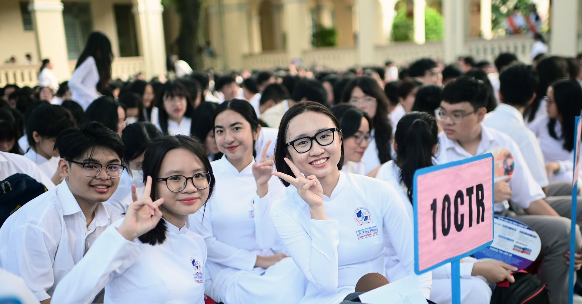 Nhiều trường học ở TPHCM lùi giờ vào lớp của học sinh từ 15-30 phút