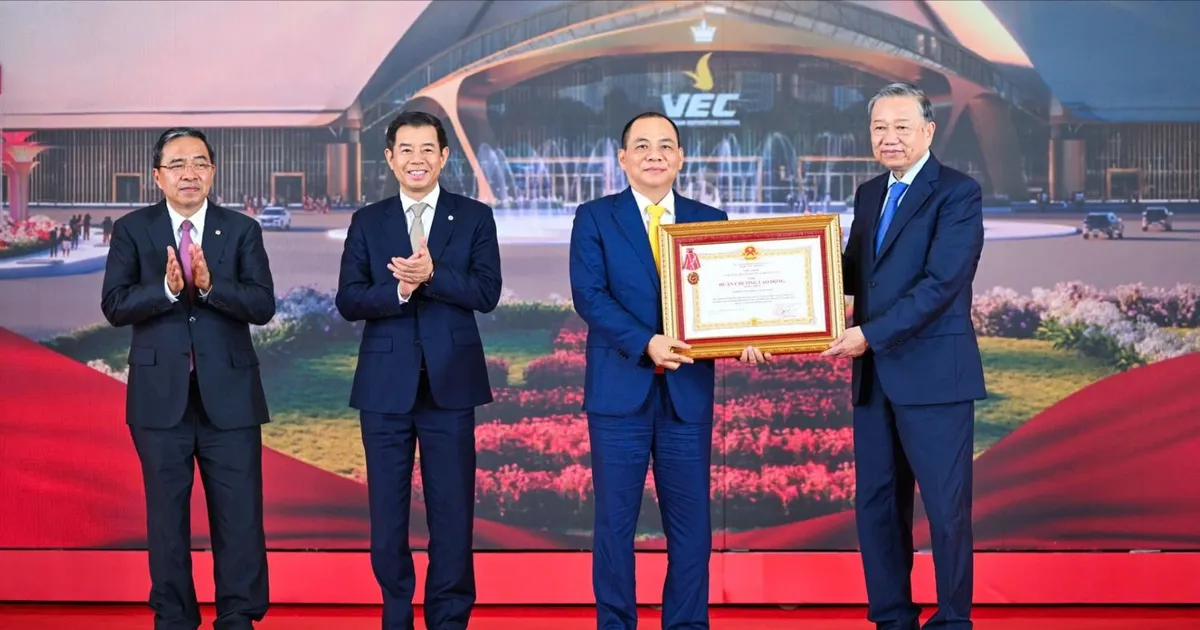Tổng Bí thư và Thủ tướng Chính phủ dự lễ khánh thành Trung tâm Hội chợ Triển lãm Quốc gia