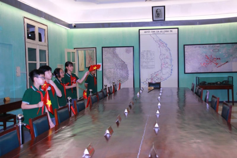 Khai mạc 3 trưng bày về di tích Nhà và Hầm D67, Hầm cơ yếu và Cột cờ Hà Nội -3