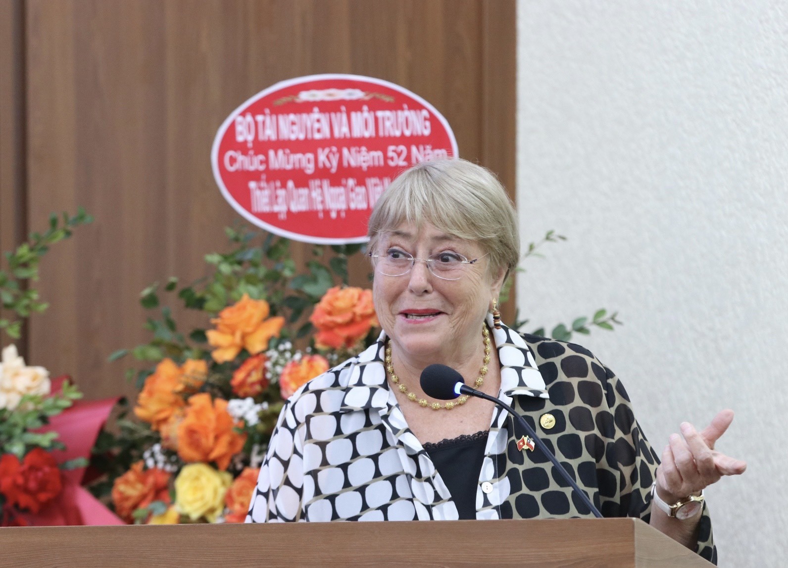 La nostra amica Michelle Bachelet e il canto dell'amicizia tra Vietnam e Cile.
