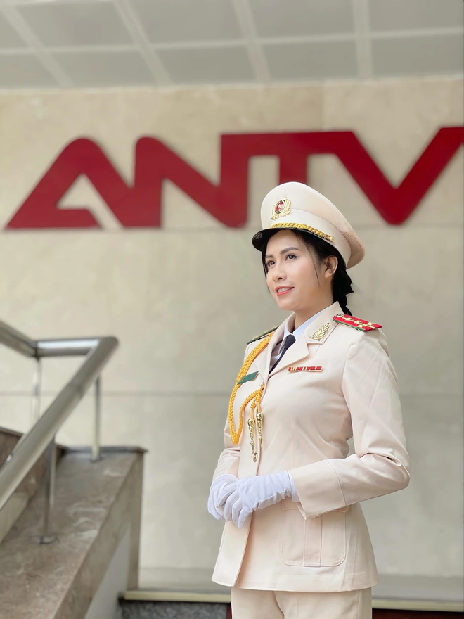 3 nữ diễn viên xinh đẹp, nổi tiếng, ngoài đời đều là công an: Hôn nhân viên mãn, giàu có- Ảnh 16.