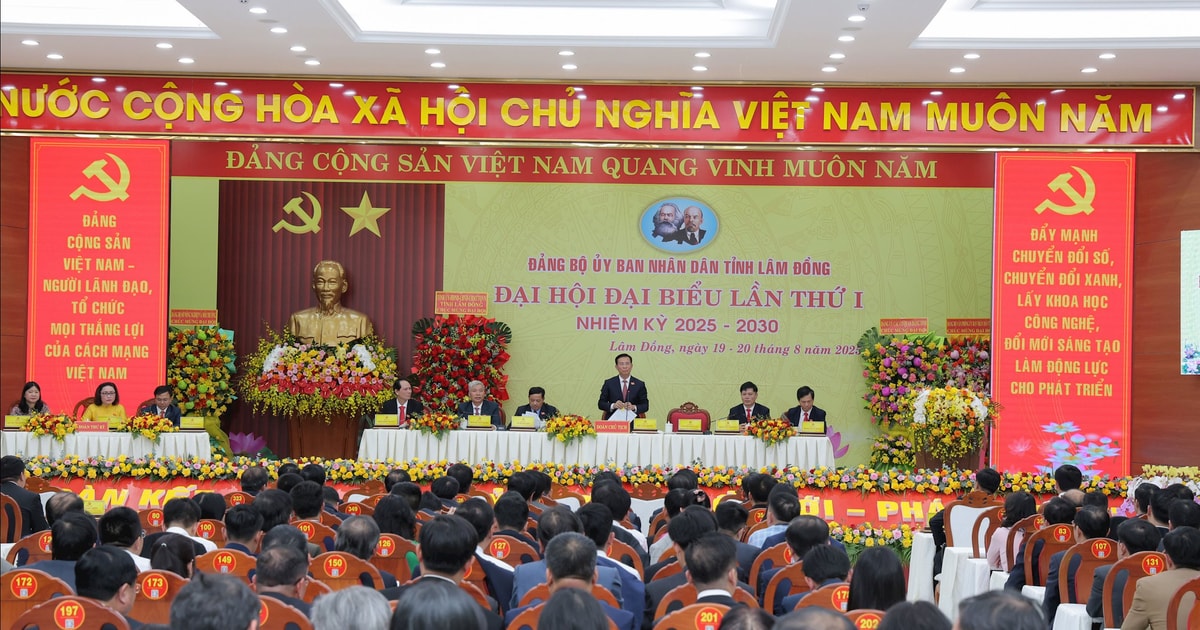 ผู้แทน 300 คนเข้าร่วมการประชุมใหญ่คณะกรรมการพรรคจังหวัดลัมดง ครั้งที่ 1 วาระปี 2568-2573