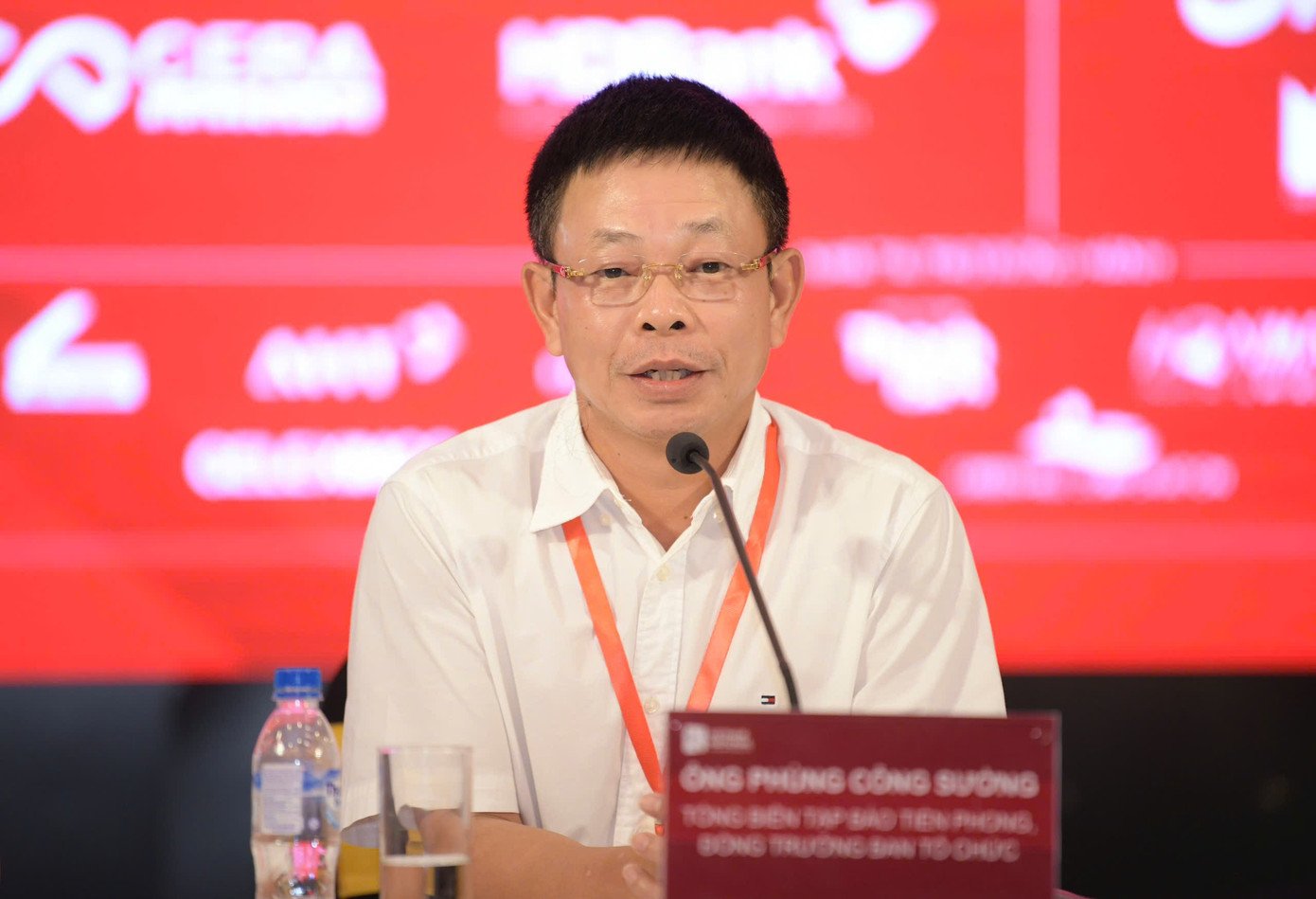 5d67d67826acaef2f7bd.jpg