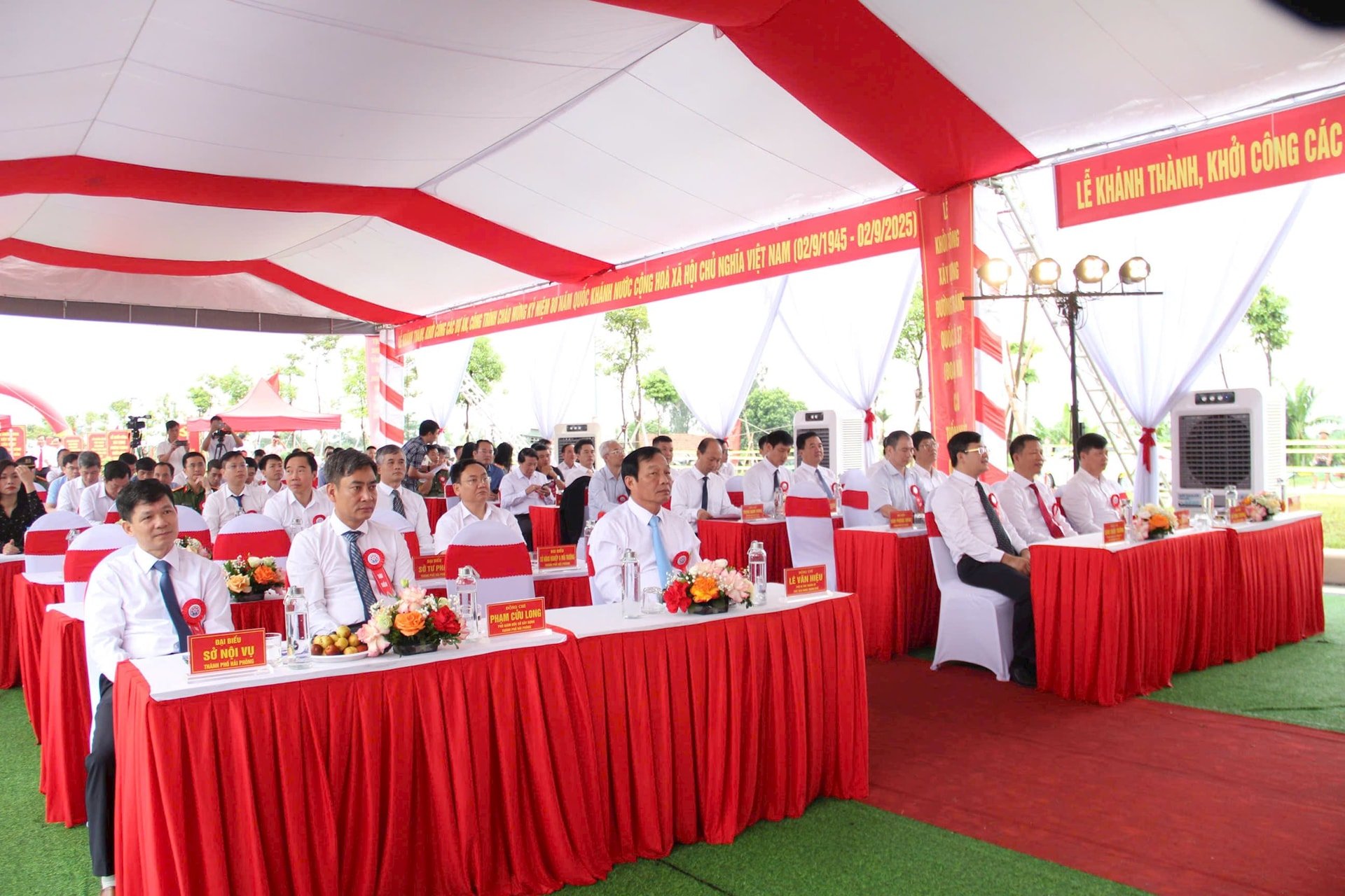 lanh-dao.jpg