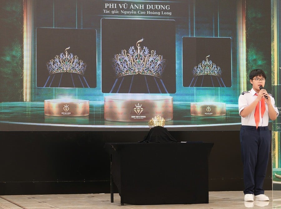 Thí sinh 13 tuổi lọt top thiết kế vương miện Miss Grand Vietnam 2025.