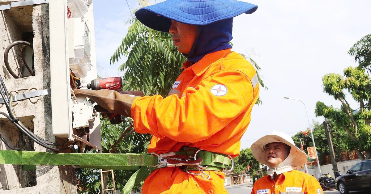 Đưa khoản lỗ của EVN vào giá điện: 'Trăm dâu' đổ đầu người dùng điện?