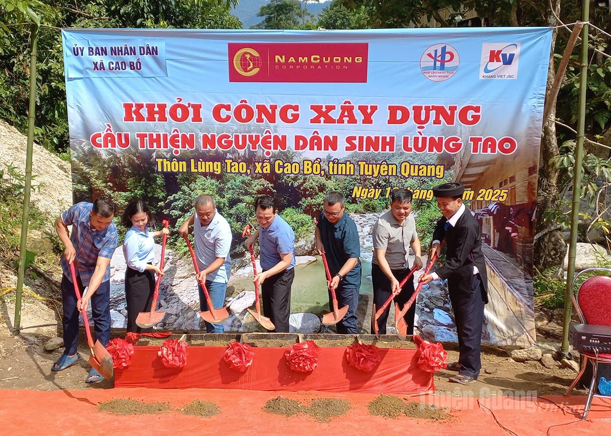 Comenzó la construcción del puente Lung Tao en la comuna de Cao Bo