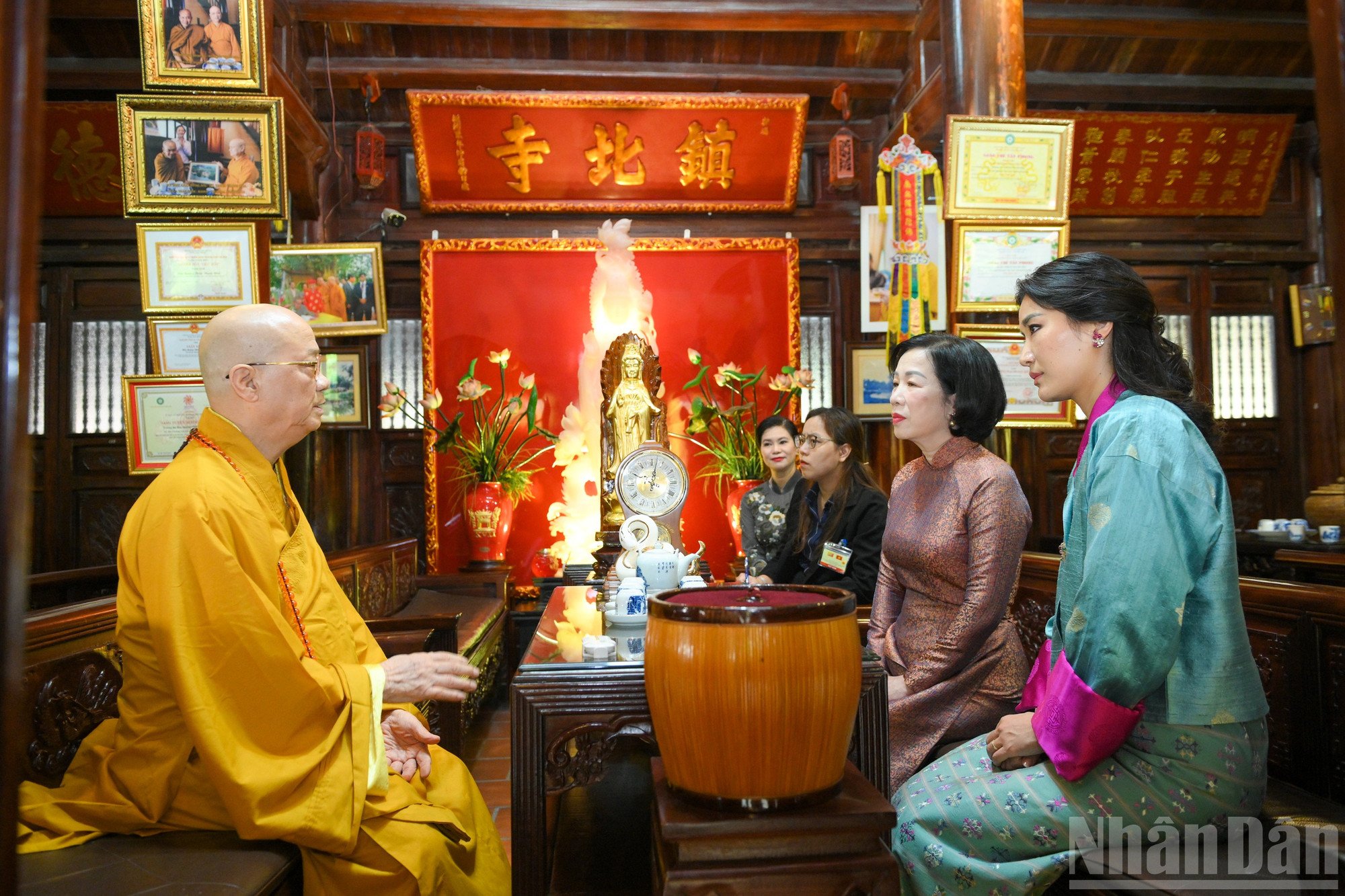 ndo_br_phu-nhan-2529.jpg