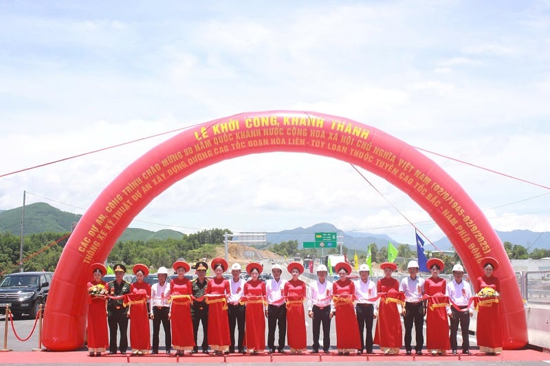 To date, the Project has basically completed 11.5 km of the main highway route, and two parallel service roads on both sides of the highway are also being implemented to be completed in 2025.