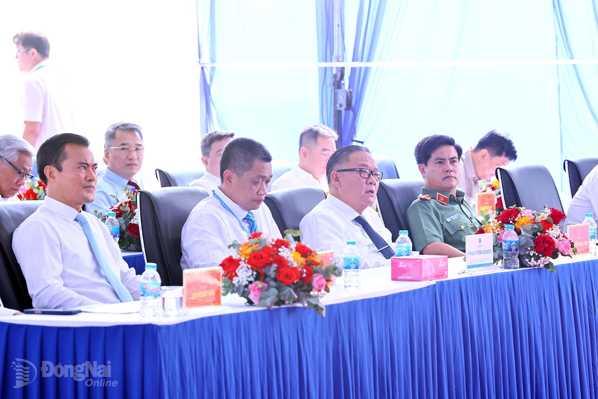 Các đại biểu tham dự buổi lễ. Ảnh: Công Nghĩa