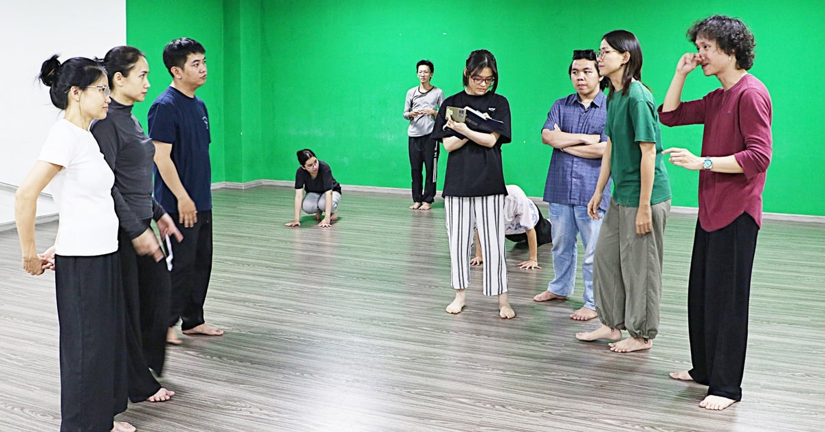 Đối thoại và hàn gắn qua sân khấu