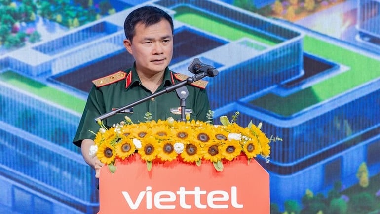 trung-tuong-tao-duc-thang-chu-tich-kiem-tong-giam-doc-viettel-phat-bieu-tai-su-kien.jpg