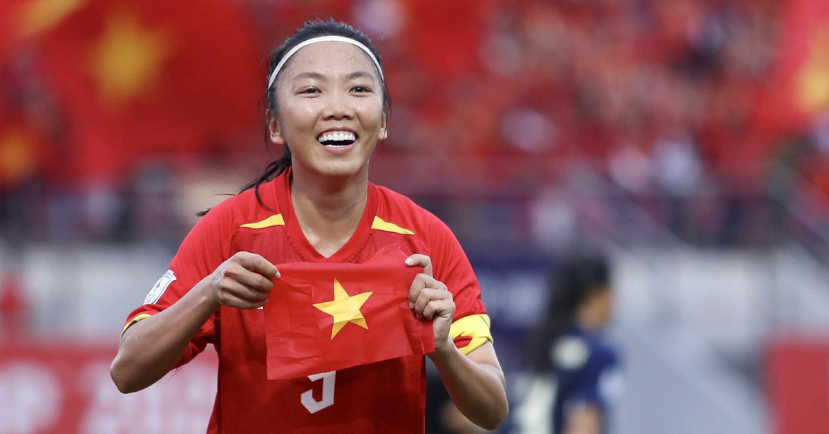 Video of Huynh Nhu scoring an emotional goal for the Vietnam team after 2 years