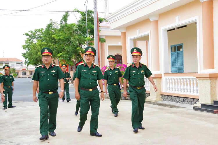Cục Hậu cần - Kỹ thuật chấm điểm thi đua doanh trại Lữ đoàn 6
