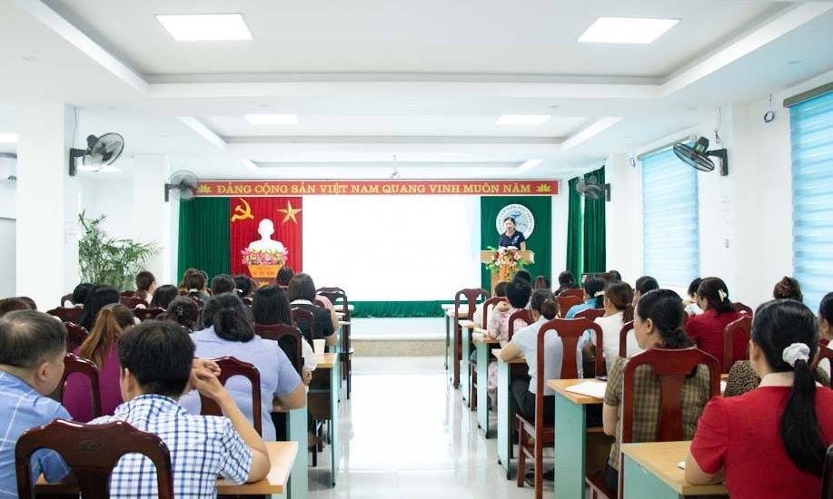 57 học viên được tập huấn nâng cao năng lực về hướng dẫn giáo dục dinh dưỡng cho người chăm sóc trẻ em từ 5 - 10 tuổi