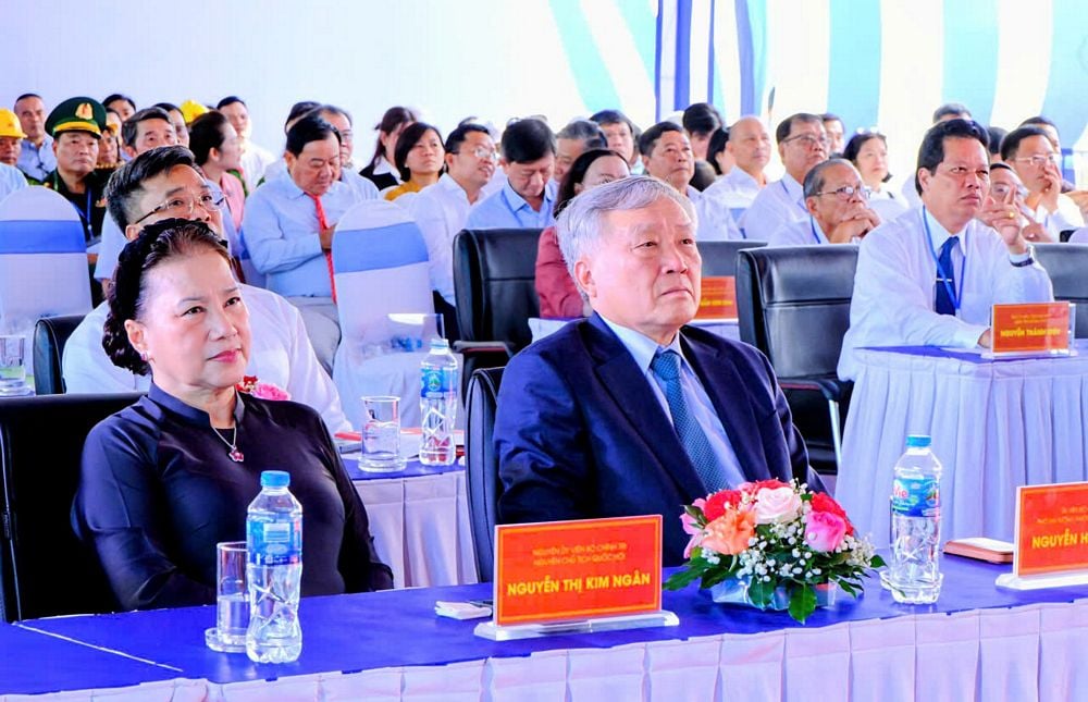 Lãnh đạo Trung ương dự lễ khánh thành, đưa vào khai thác dự án đầu tư xây dựng công trình cầu Rạch Miễu 2. Ảnh: Trung Hiếu