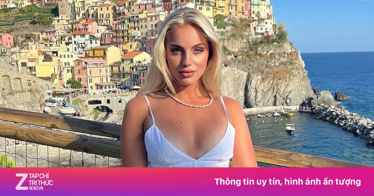 Nữ cầu thủ đẹp nhất thế giới thoát cảnh thất nghiệp