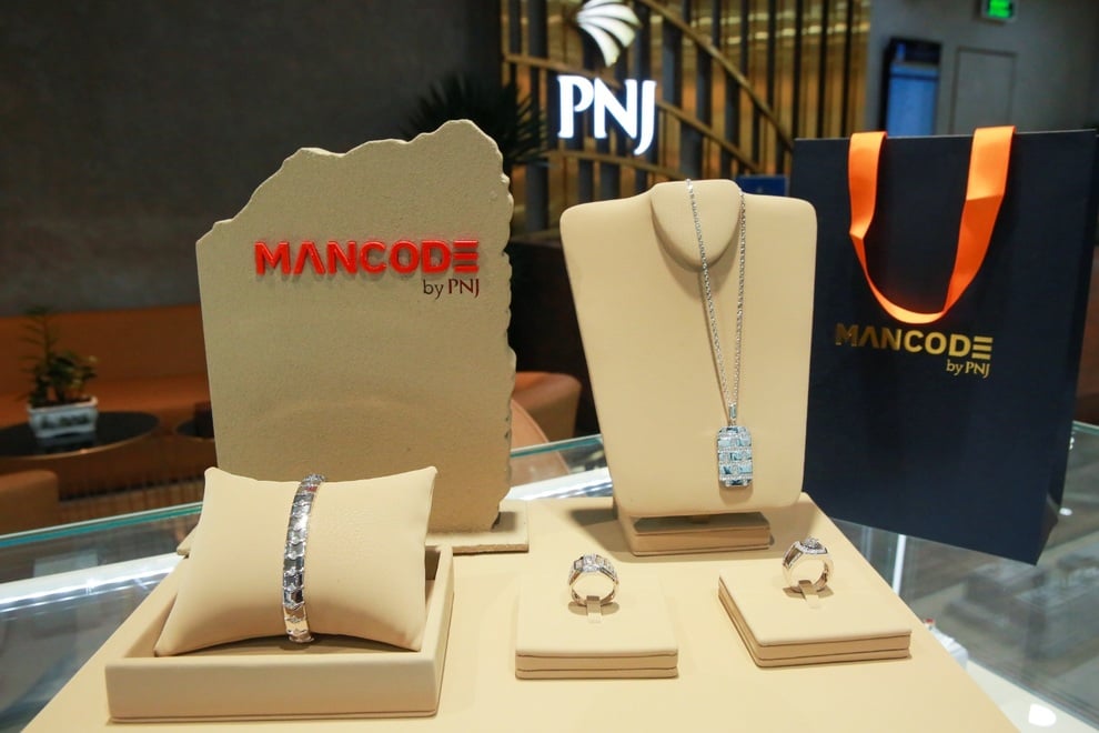 PNJ nộp ngân sách hơn 2.100 tỷ đồng, dẫn đầu ngành bán lẻ - 2