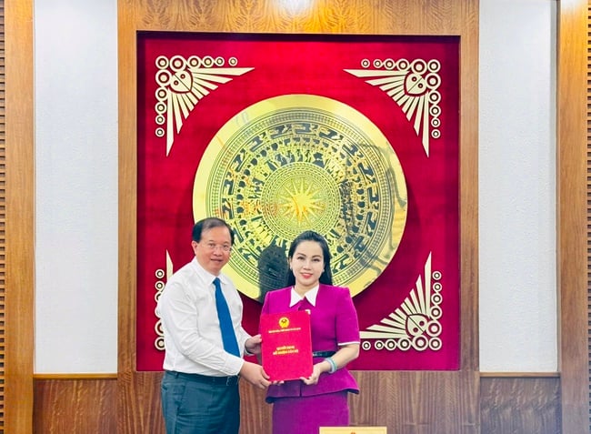 Bà Phạm Thị Mỹ Hoa giữ chức Phó Cục trưởng Cục Mỹ thuật, Nhiếp ảnh và Triển lãm - Ảnh 1.