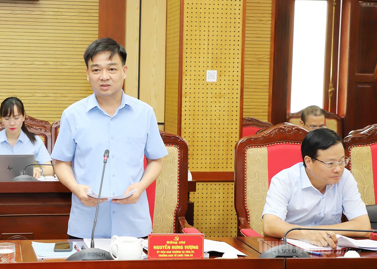 El jefe del Comité Organizador del Comité Provincial del Partido, Nguyen Hung Vuong, presentó un informe en la conferencia.