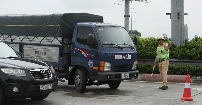 Hạn chế các phương tiện hướng về Hà Nội để phục vụ A80- Ảnh 1.
